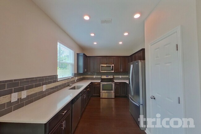 Foto del edificio - 10710 Southern Forest Dr