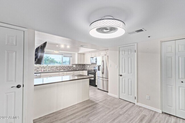 Foto del edificio - Charming 2 Bed 2 Bath Townhome near Downto...