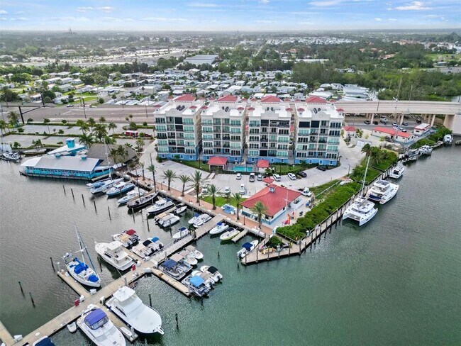 Building Photo - 505 N Tamiami Trail