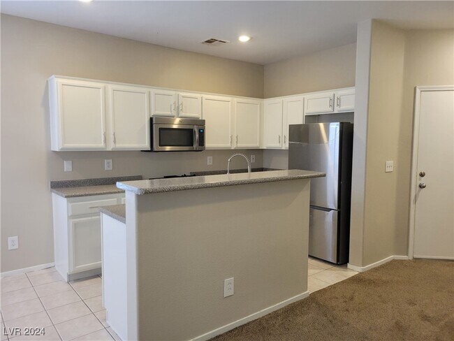 Building Photo - 5923 W Santoli Ave
