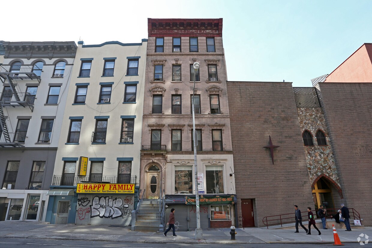 Building Photo - 211 E Broadway