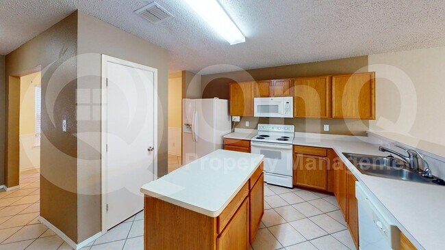 Foto del edificio - 1601 Black Oak Ct