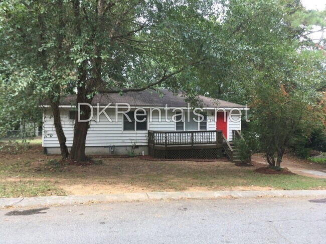 Building Photo - 808 Meadow Pl