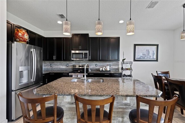 Foto del edificio - 240 Trinity Ridge Cir