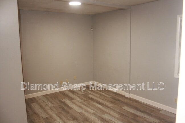 Building Photo - 3411 Sheridan Ave