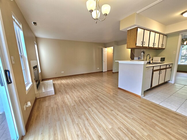 Living room - 227 Newbury Dr