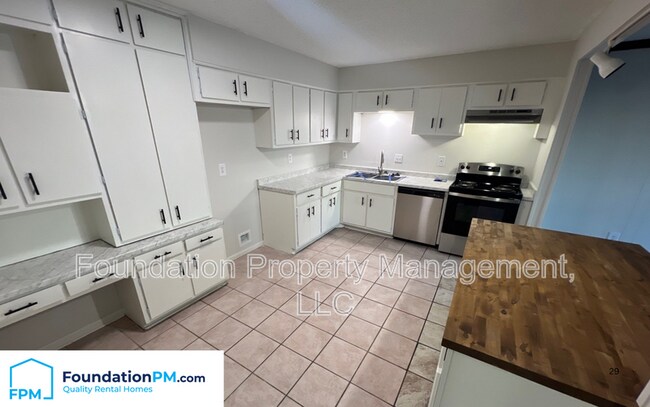 Building Photo - 3655 Haughton Ln