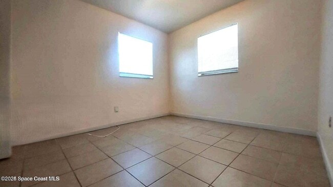 Foto del edificio - 2441 Uranus Dr