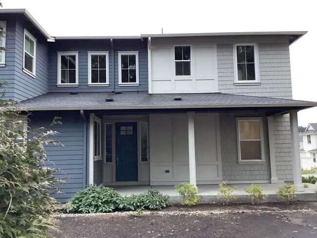 Foto del edificio - 4 BEDROOM 3 BATH SPECTACULAR HOME IN POULSBO