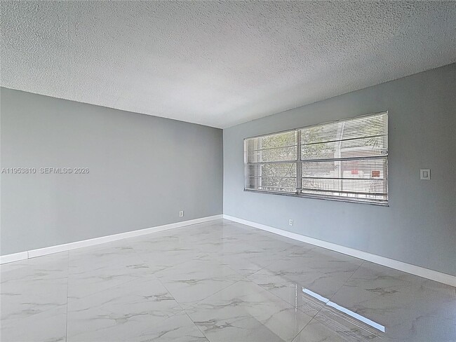Photo - 1100 SE 4th Ave Apartment