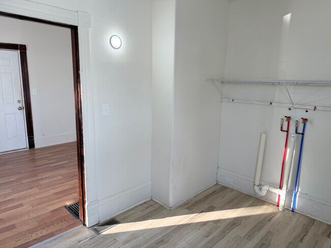 Foto del edificio - 308 E Argyle St