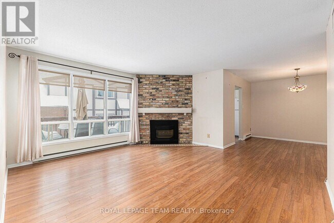 Photo du bâtiment - 7 Harness Ln