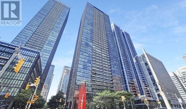 Building Photo - 110 Charles St E