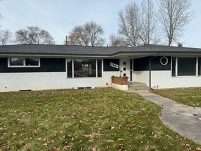 Building Photo - 2434 Wyoming St W