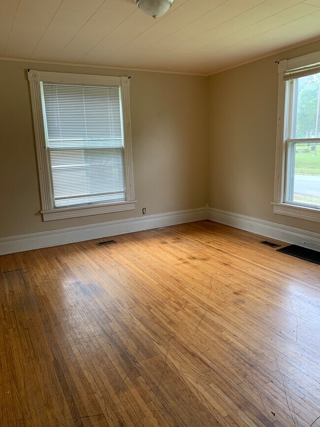 Foto del edificio - 1630 N Clay Ave