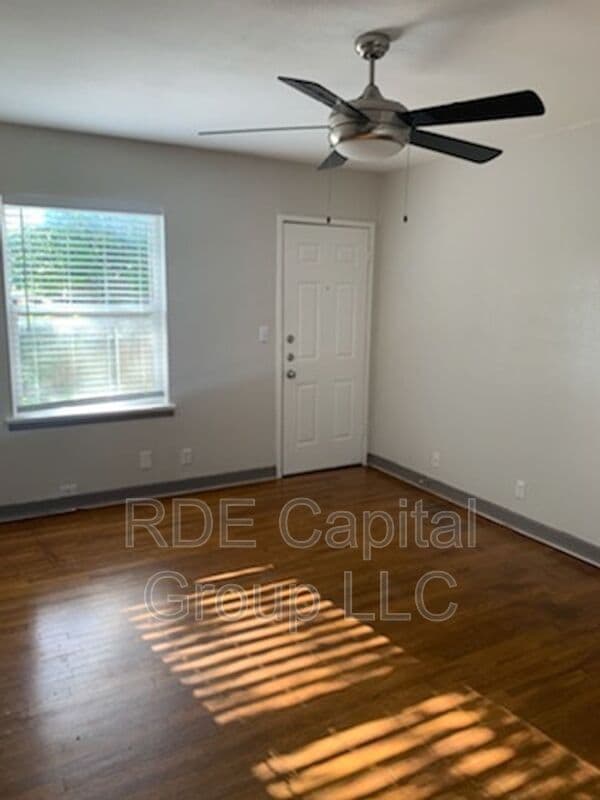 Building Photo - 4722 El Campo Ave