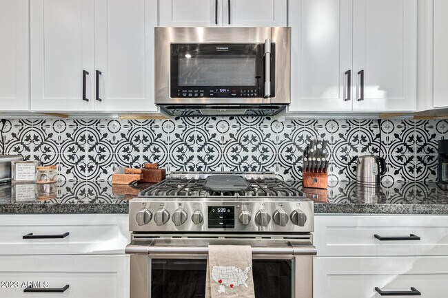 Building Photo - 7635 E Sandia Cir