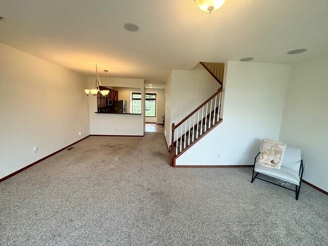 Foto del edificio - 15573 Junegrass Ln