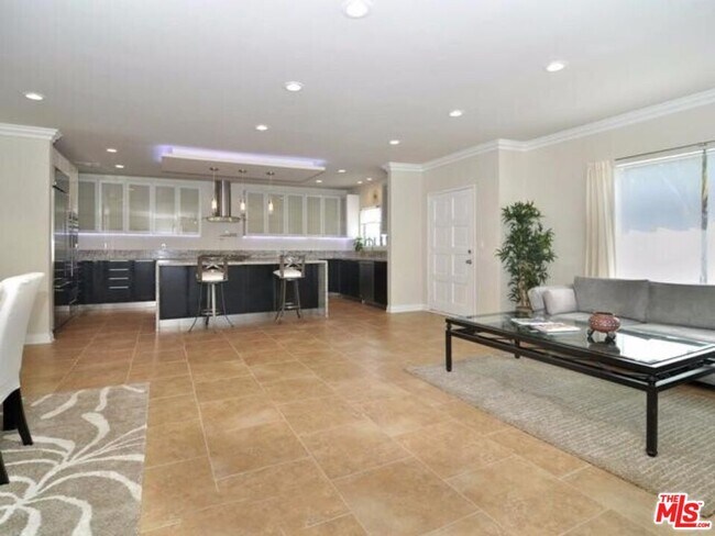 Foto del edificio - 5354 Lindley Ave
