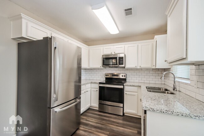 Foto del edificio - 126 Kellyn Oaks Dr