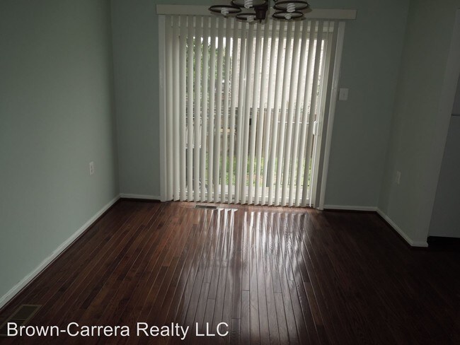 Building Photo - 3 br, 2.5 bath House - 258 Meadows Ln NE