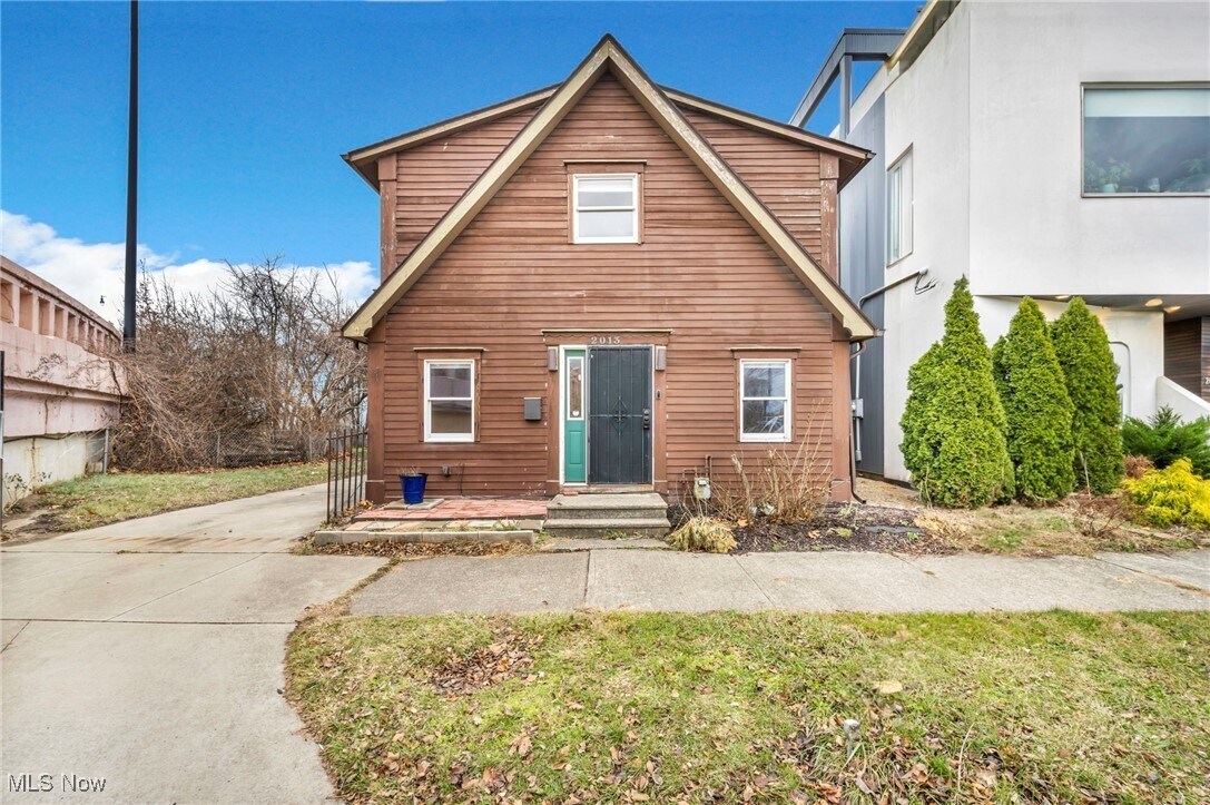 2013 W 19th St Cleveland, OH 44113 – photo 2