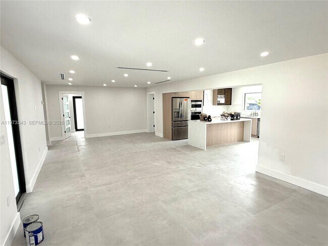 Building Photo - 9410 SW 55th St