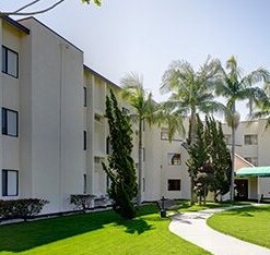 Primary Photo - South Park Manor