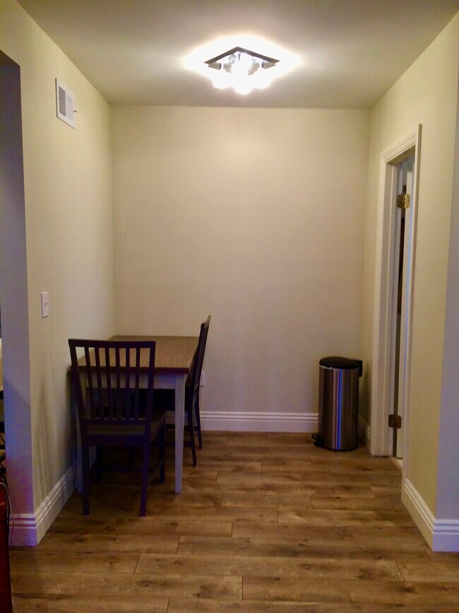 Comedor en la cocina - 7506 Hampton Ave