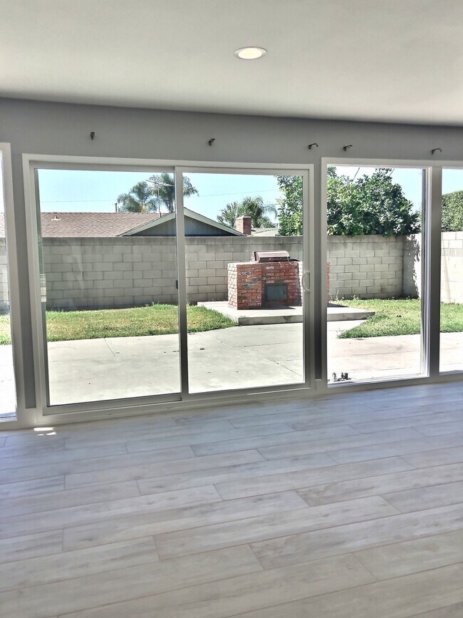 Foto del edificio - 1420 E 21st St