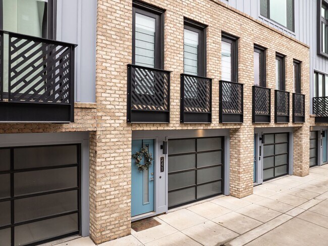 Building Photo - Ready to move into this beautifully maintained townhome with an attached garage in the heart of S...