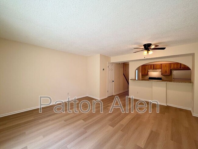 Foto del edificio - 4 Dawnwood Cir