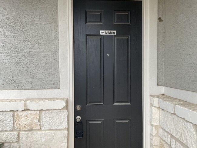 Building Photo - Move in Special - SECOND MONTH FREE| Gorge...