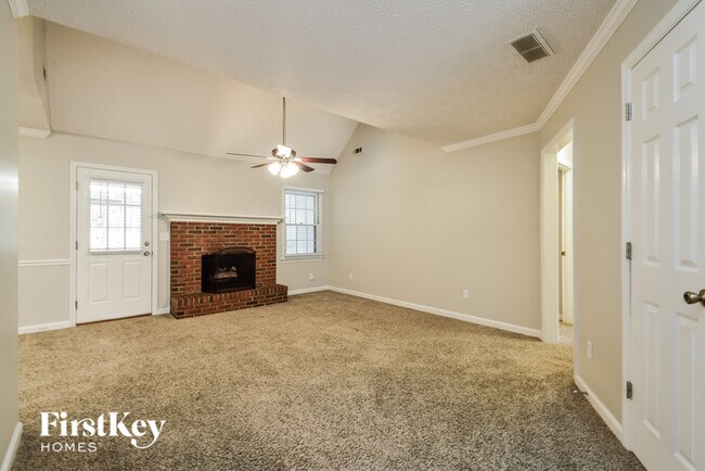 Building Photo - 2403 Windridge Drive Northeast