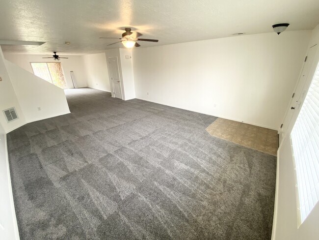 Building Photo - 1243 W 520 S