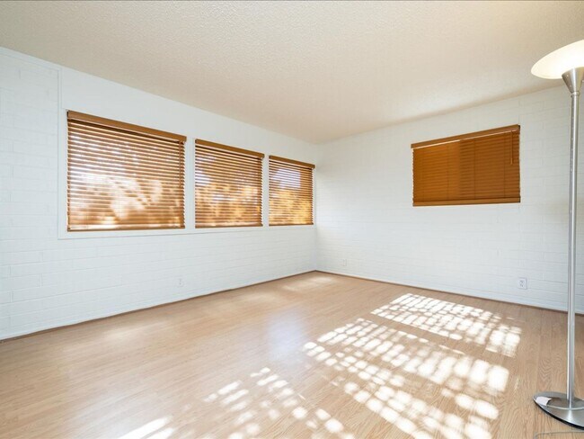 Foto del edificio - 3 Bedroom 1 Bathroom