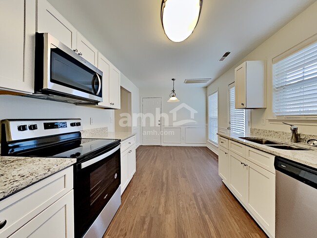 Foto del edificio - 3318 Diamond Ct