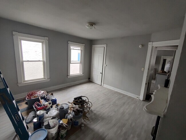 Foto del edificio - 208 E 9th St