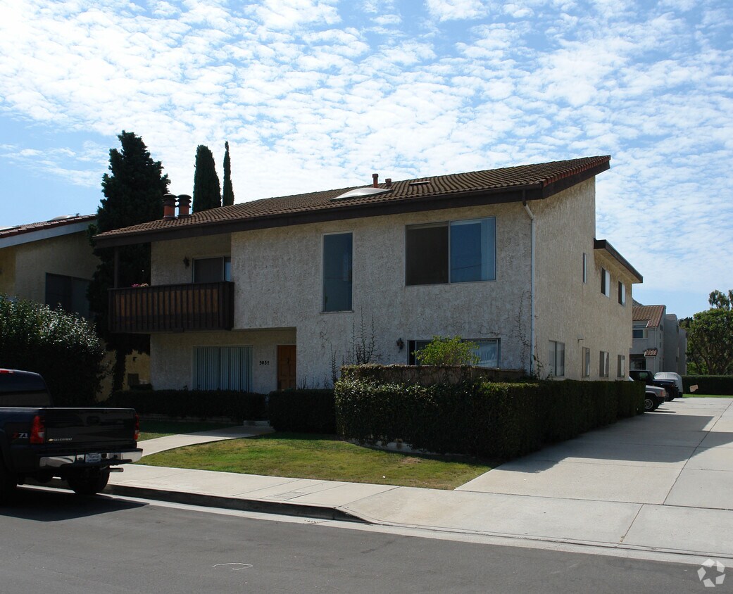 Foto principal - 5052 Dunbar Ave