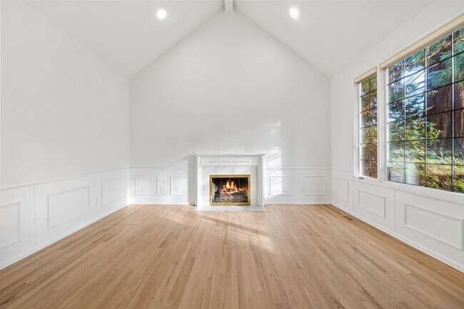 Foto del edificio - CLICK "REQUEST A TOUR" NOW!