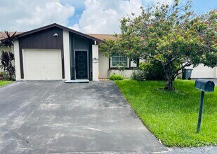 Building Photo - 15729 Bottlebrush Cir