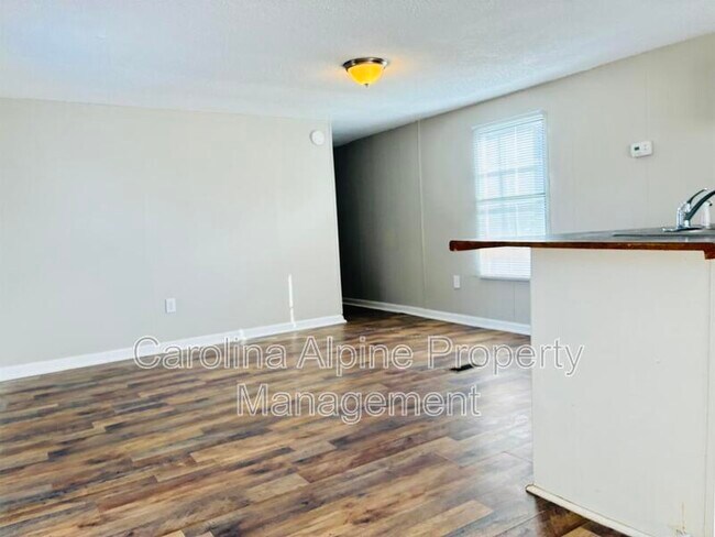 Foto del edificio - 3822 Towery Rd