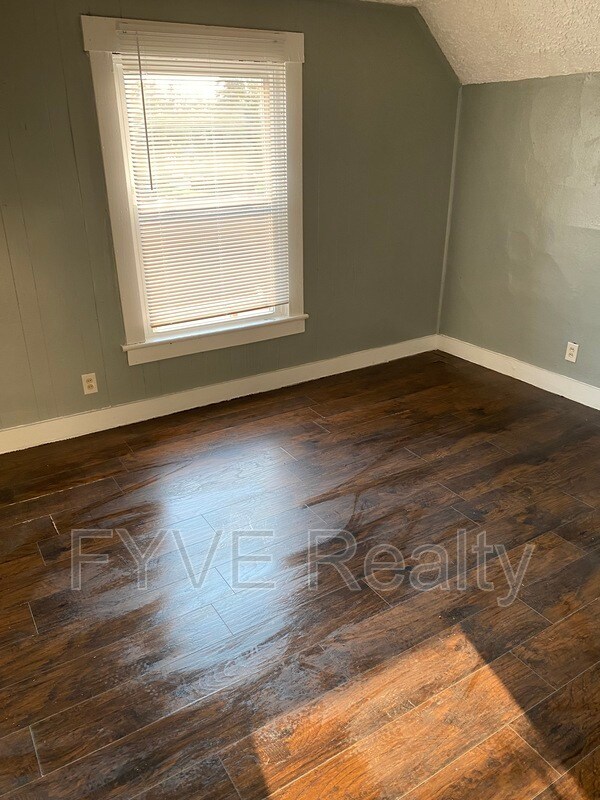Foto del edificio - 1222 W 14th St