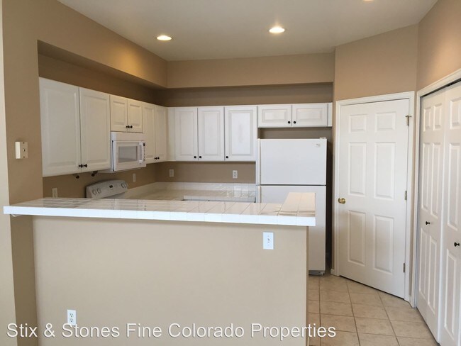 Building Photo - 9072 W Phillips Dr