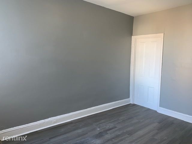 Building Photo - 3 br, 1 bath Townhome - 309 W Indiana Ave