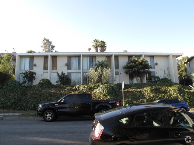 Building Photo - 944 W Mabel Ave
