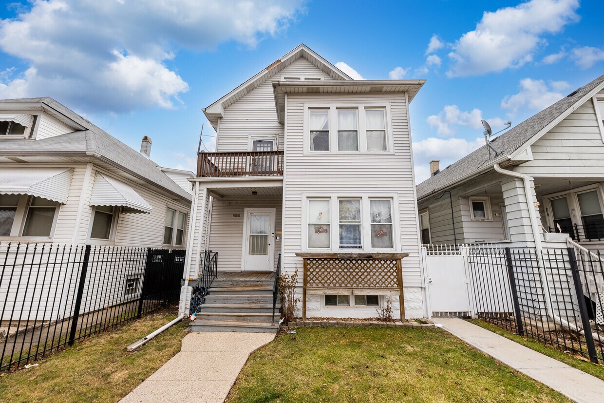 Primary Photo - 2419 N Mason Ave
