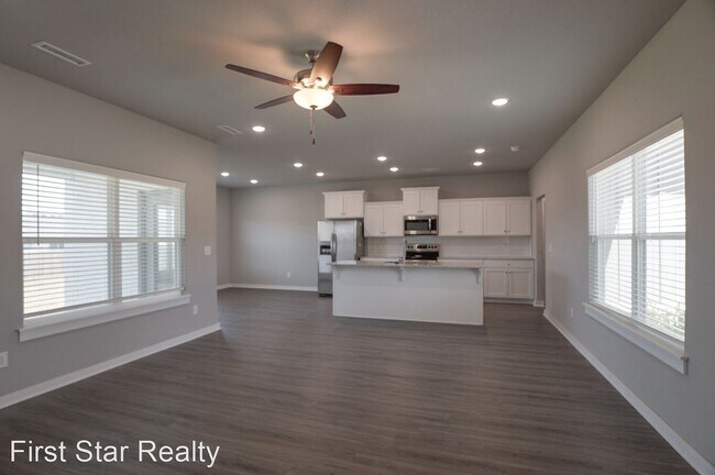 Foto del edificio - 3 br, 2 bath House - 457 N Otoe Street