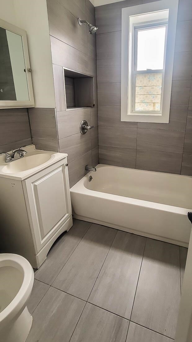 Foto del edificio - 127 Mallory Ave