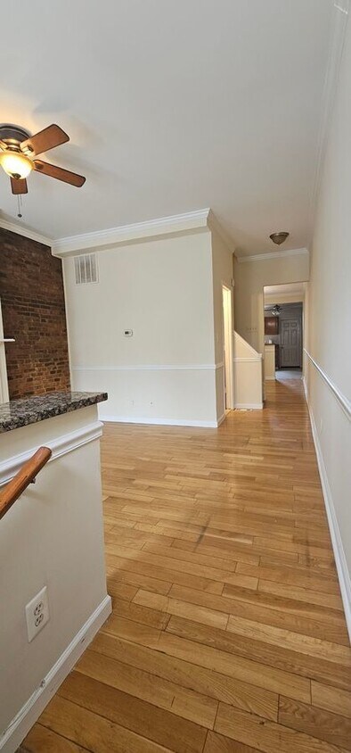 Primary Photo - 1009 W Fayette St